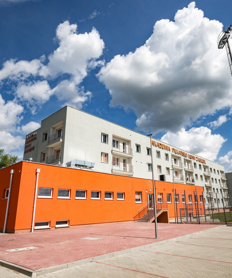 Kucharz potrzebny od zaraz! | OGŁOSZENIE Kucharz potrzebny od zaraz! | OGŁOSZENIE