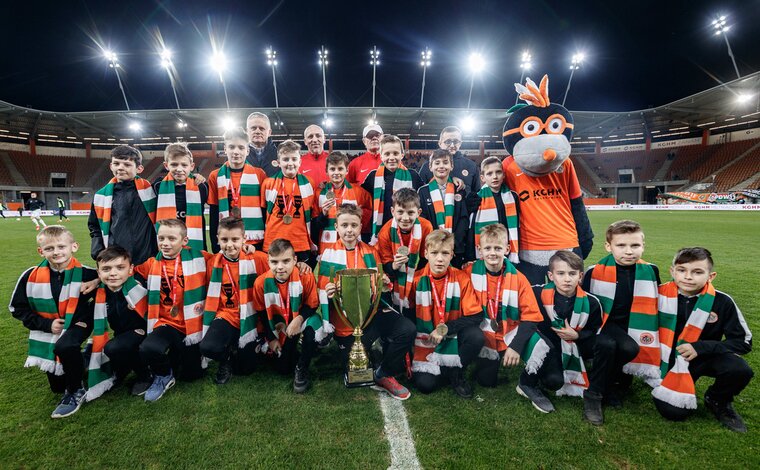 Zespół U-12 nagrodzony w przerwie meczu KGHM Zagłębia z Lechią Gdańsk