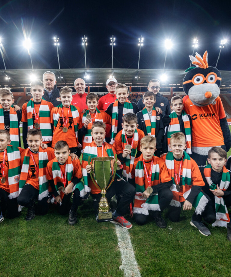 Zespół U-12 nagrodzony w przerwie meczu KGHM Zagłębia z Lechią Gdańsk
