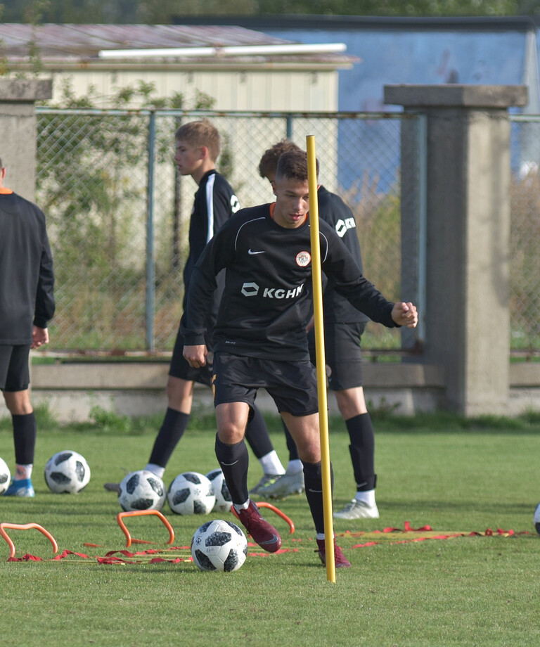 Polska U-17: Efektowne trafienie Bartosza Matuły 