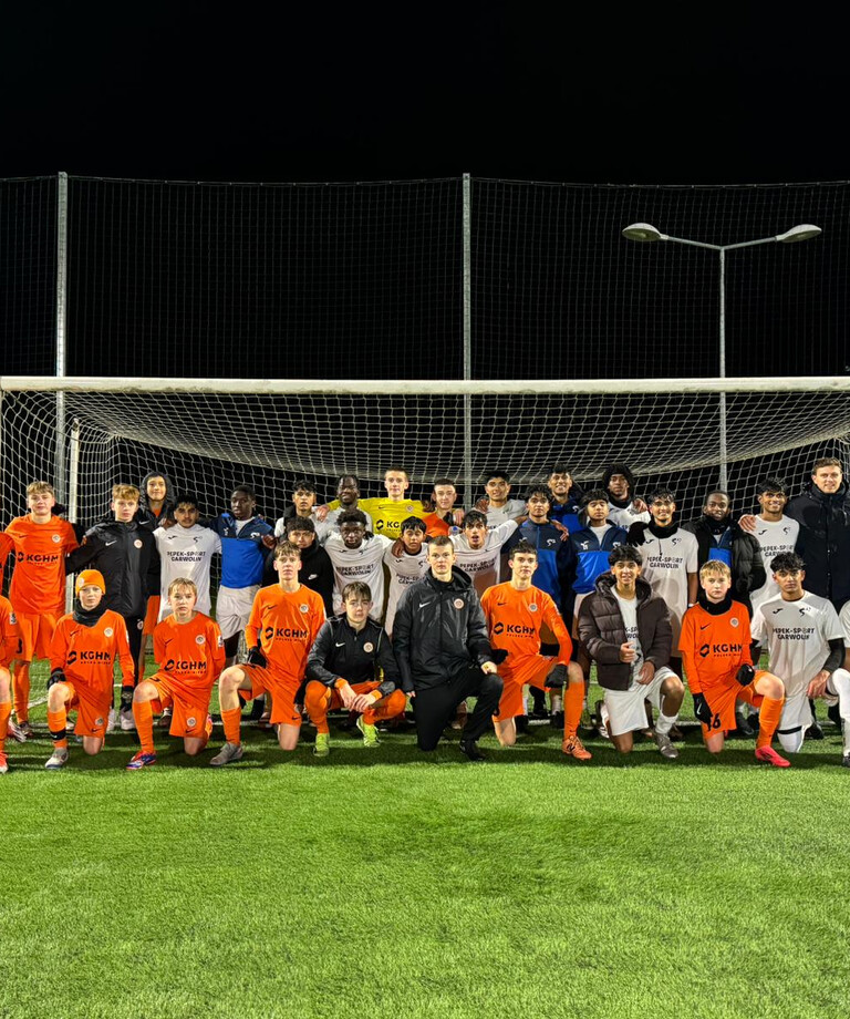 Zagłębie Lubin U-15 rozegrało sparing z zespołem złożonym z zawodników reprezentujących cztery kontynenty Zagłębie Lubin U-15 rozegrało sparing z zespołem złożonym z zawodników reprezentujących cztery kontynenty