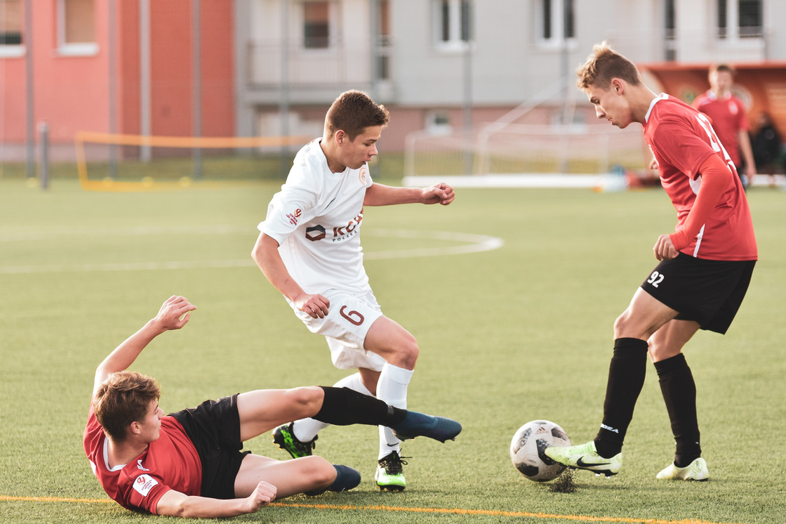 Juniorzy młodsi lepsi od Gwarka Zabrze Juniorzy młodsi lepsi od Gwarka Zabrze