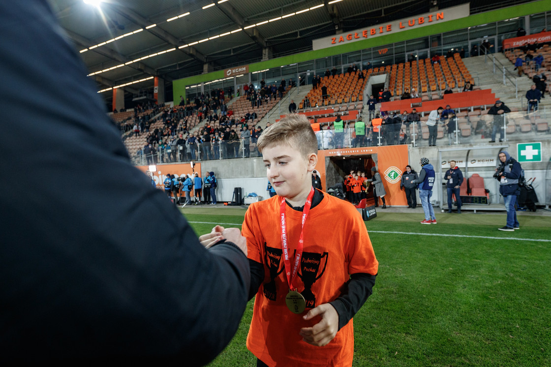 Zespół U-12 nagrodzony w przerwie meczu KGHM Zagłębia z Lechią Gdańsk