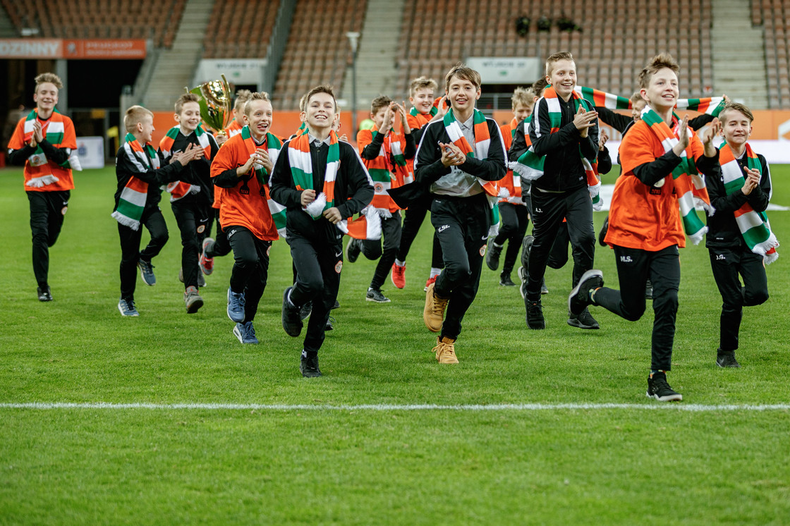 Zespół U-12 nagrodzony w przerwie meczu KGHM Zagłębia z Lechią Gdańsk