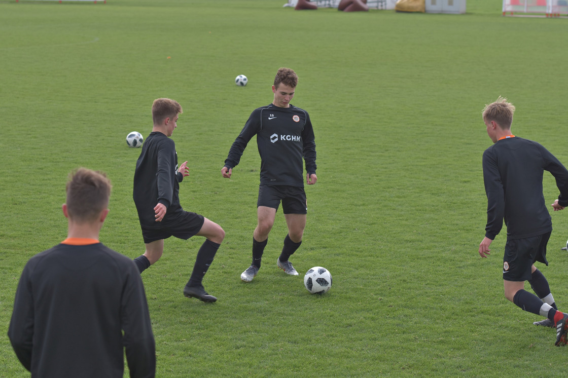 Poranny trening juniorów młodszych | FOTO