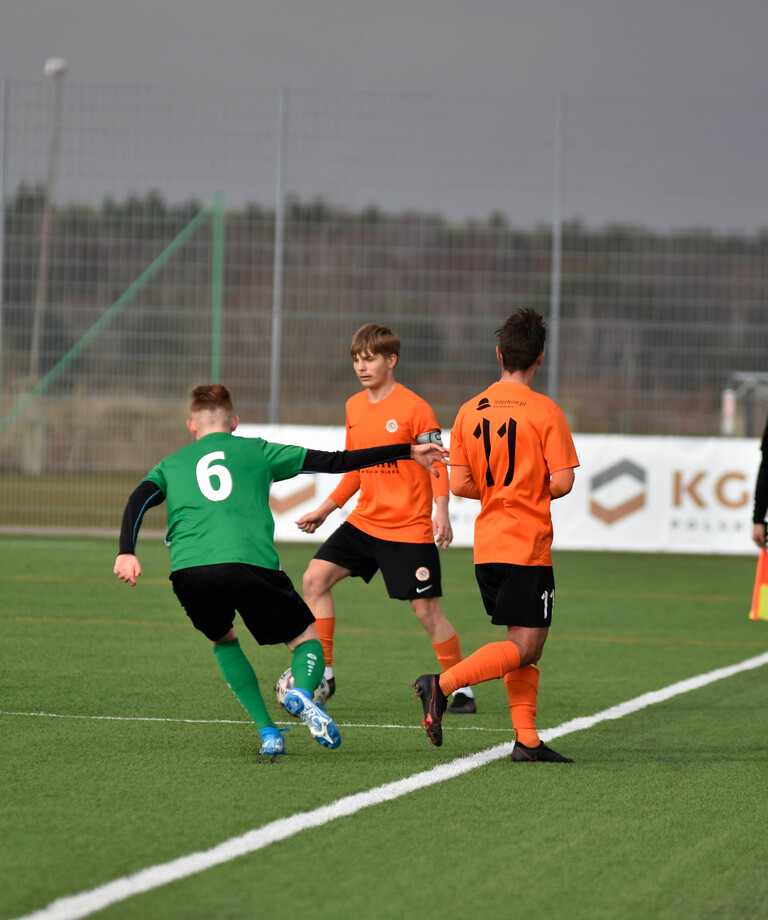 U-16: Remis w derbach