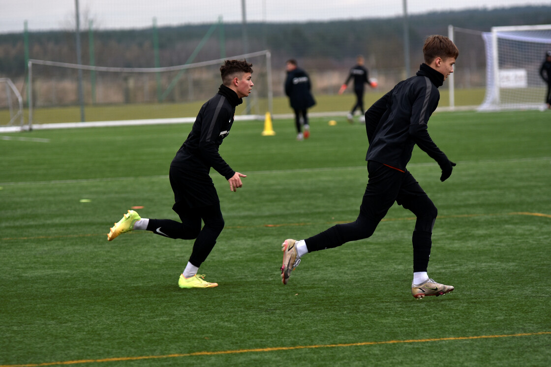 Trening drużyn U-18 i U-16 | FOTO Trening drużyn U-18 i U-16 | FOTO