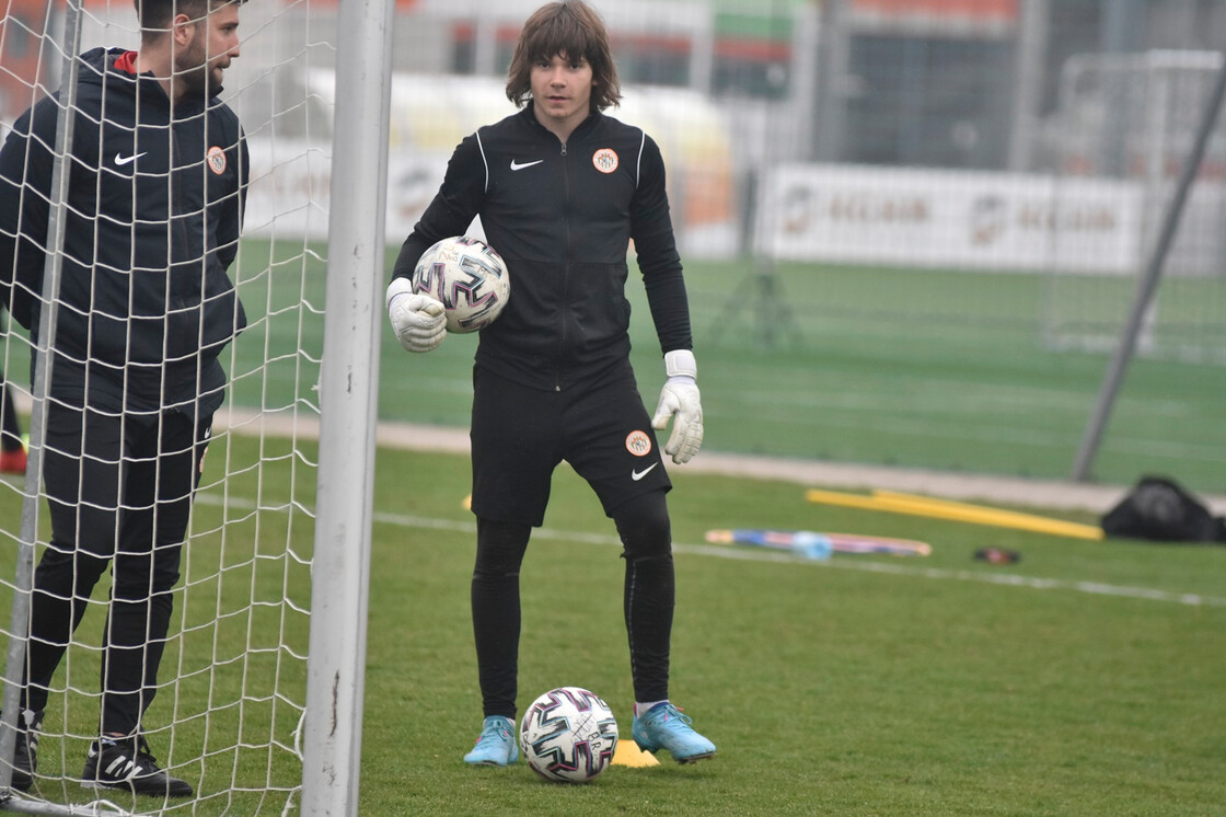 Treningi drużyny U-15 oraz bramkarzy w obiektywie Treningi drużyny U-15 oraz bramkarzy w obiektywie
