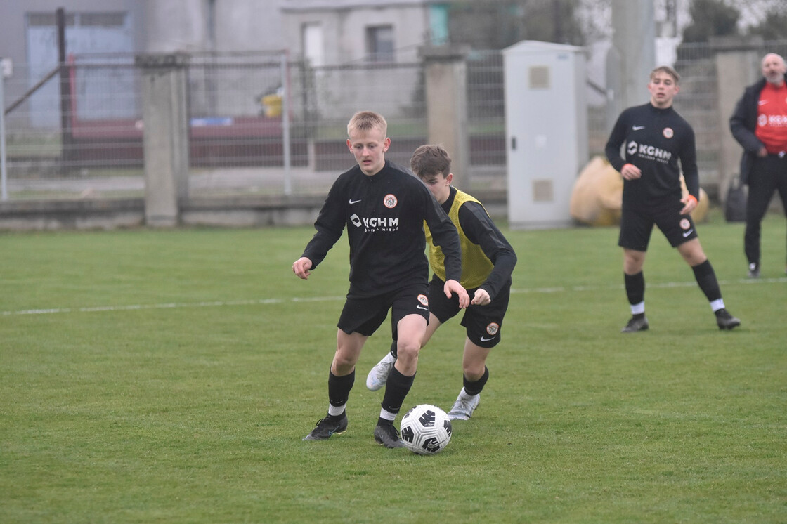 Treningi drużyny U-15 oraz bramkarzy w obiektywie Treningi drużyny U-15 oraz bramkarzy w obiektywie