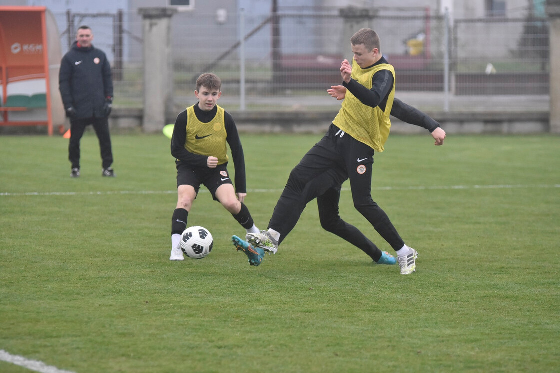 Treningi drużyny U-15 oraz bramkarzy w obiektywie Treningi drużyny U-15 oraz bramkarzy w obiektywie
