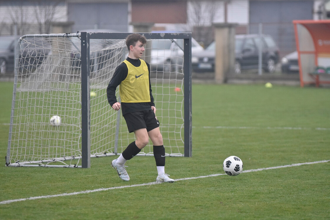 Treningi drużyny U-15 oraz bramkarzy w obiektywie Treningi drużyny U-15 oraz bramkarzy w obiektywie