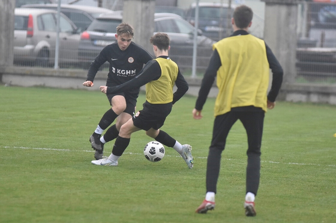 Treningi drużyny U-15 oraz bramkarzy w obiektywie Treningi drużyny U-15 oraz bramkarzy w obiektywie