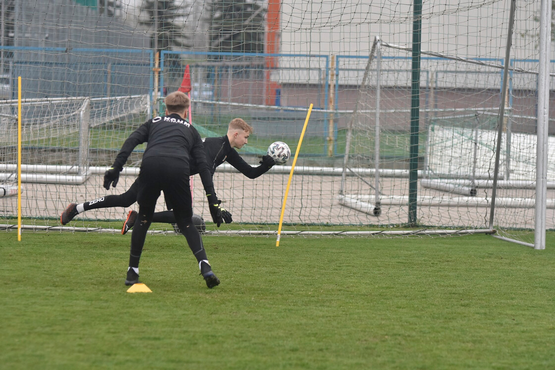 Treningi drużyny U-15 oraz bramkarzy w obiektywie