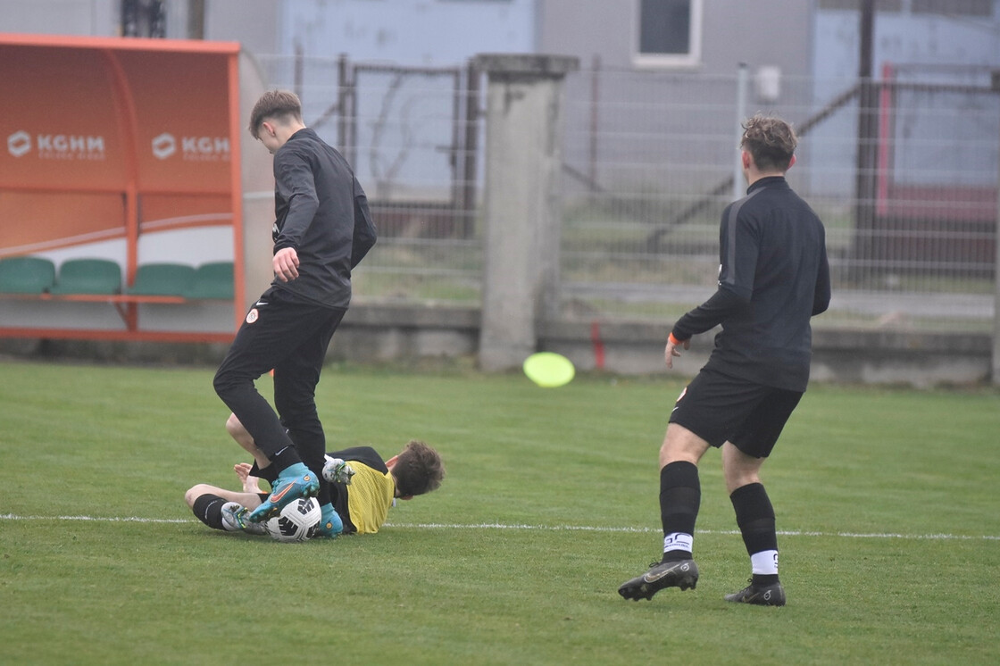 Treningi drużyny U-15 oraz bramkarzy w obiektywie Treningi drużyny U-15 oraz bramkarzy w obiektywie