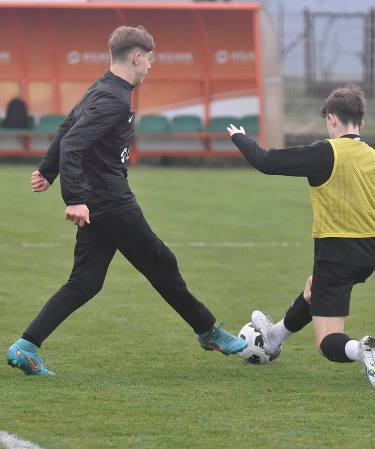 Treningi drużyny U-15 i bramkarzy w obiektywie Treningi drużyny U-15 i bramkarzy w obiektywie