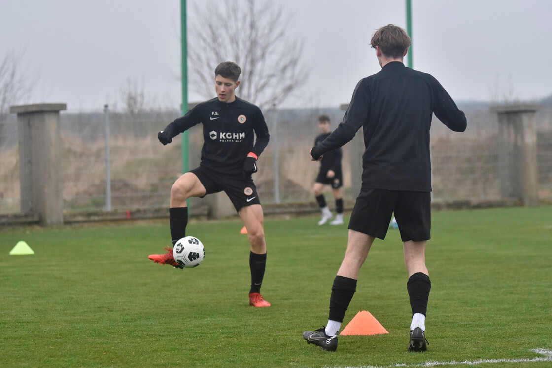 Treningi drużyny U-15 oraz bramkarzy w obiektywie Treningi drużyny U-15 oraz bramkarzy w obiektywie