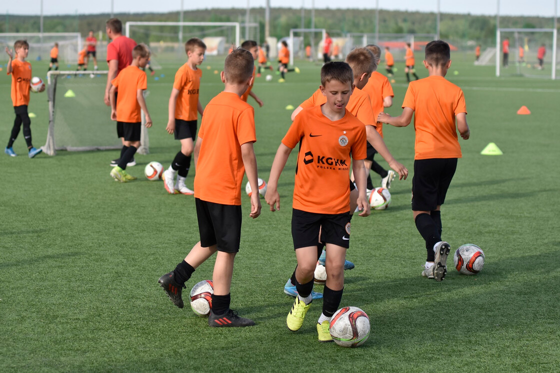 Poniedziałkowy trening naszych zespołów Poniedziałkowy trening naszych zespołów