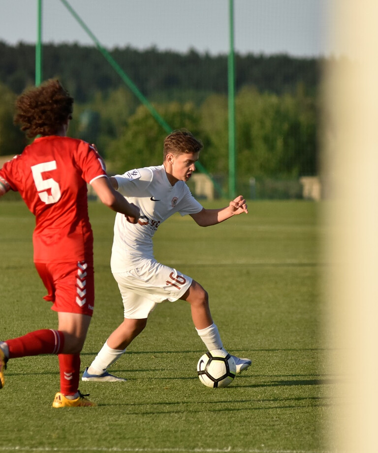 CLJ U17: Pewna wygrana Zagłębia. Mamy lidera! CLJ U17: Pewna wygrana Zagłębia. Mamy lidera!