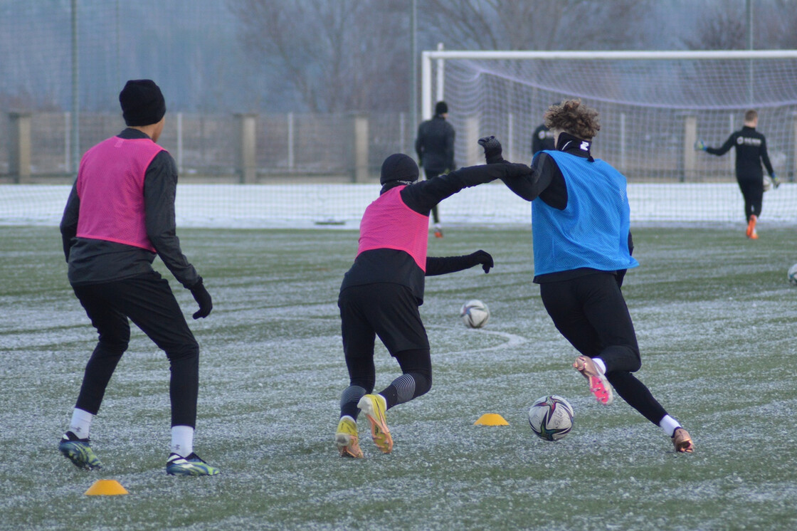 Poranny trening drużyn U17 i U16 Poranny trening drużyn U17 i U16