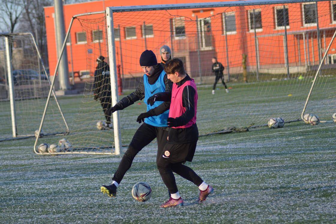 Poranny trening drużyn U17 i U16 Poranny trening drużyn U17 i U16