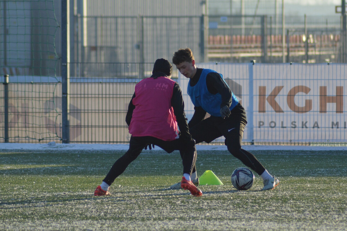 Poranny trening drużyn U17 i U16 Poranny trening drużyn U17 i U16