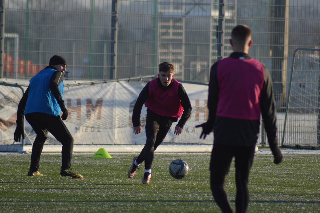 Poranny trening drużyn U17 i U16 Poranny trening drużyn U17 i U16