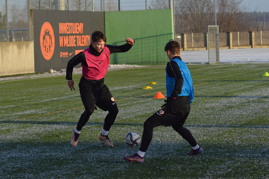Poranny trening drużyn U17 i U16 Poranny trening drużyn U17 i U16