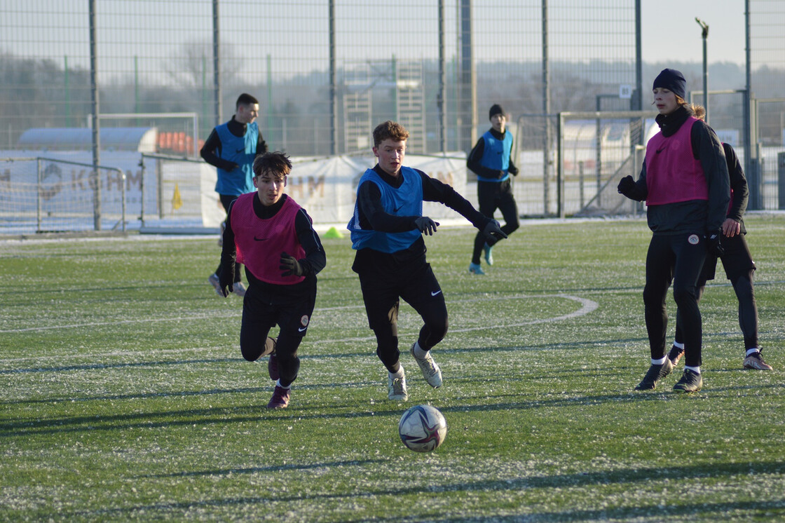 Poranny trening drużyn U17 i U16 Poranny trening drużyn U17 i U16