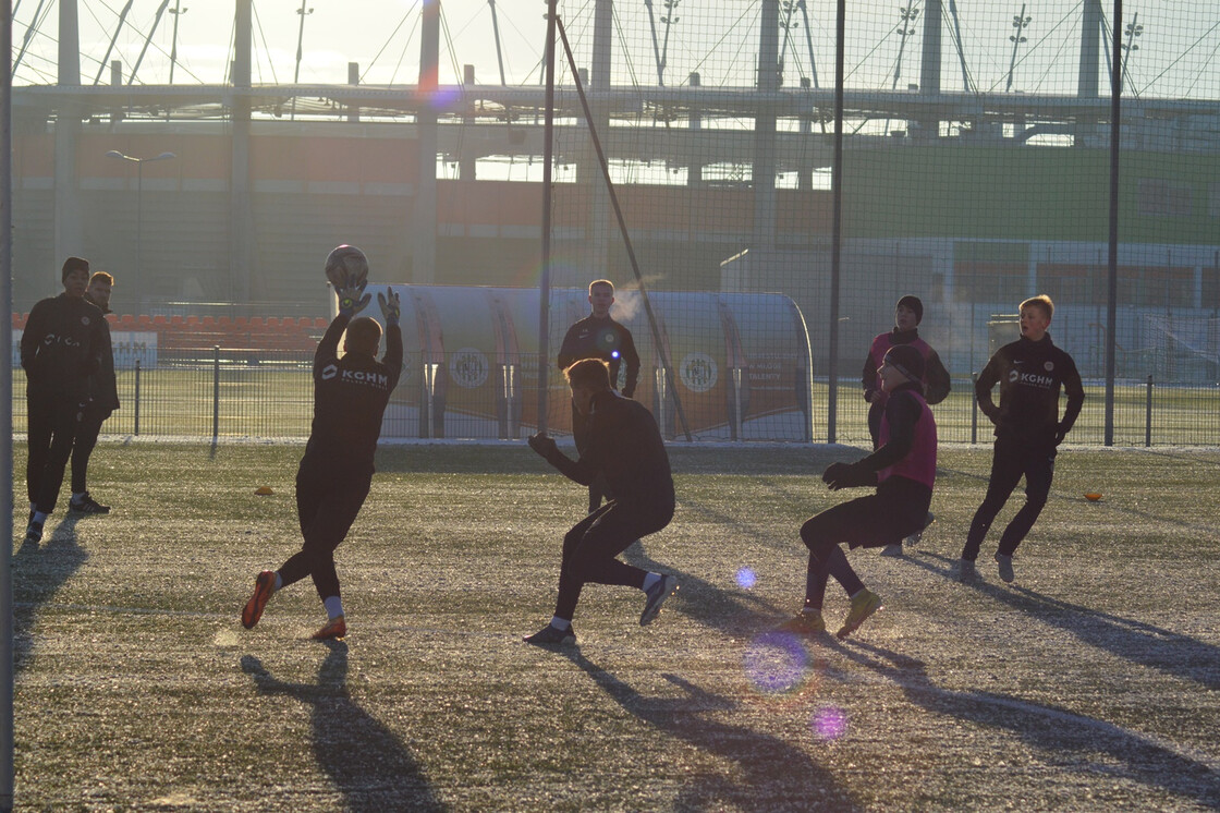 Poranny trening drużyn U17 i U16 Poranny trening drużyn U17 i U16