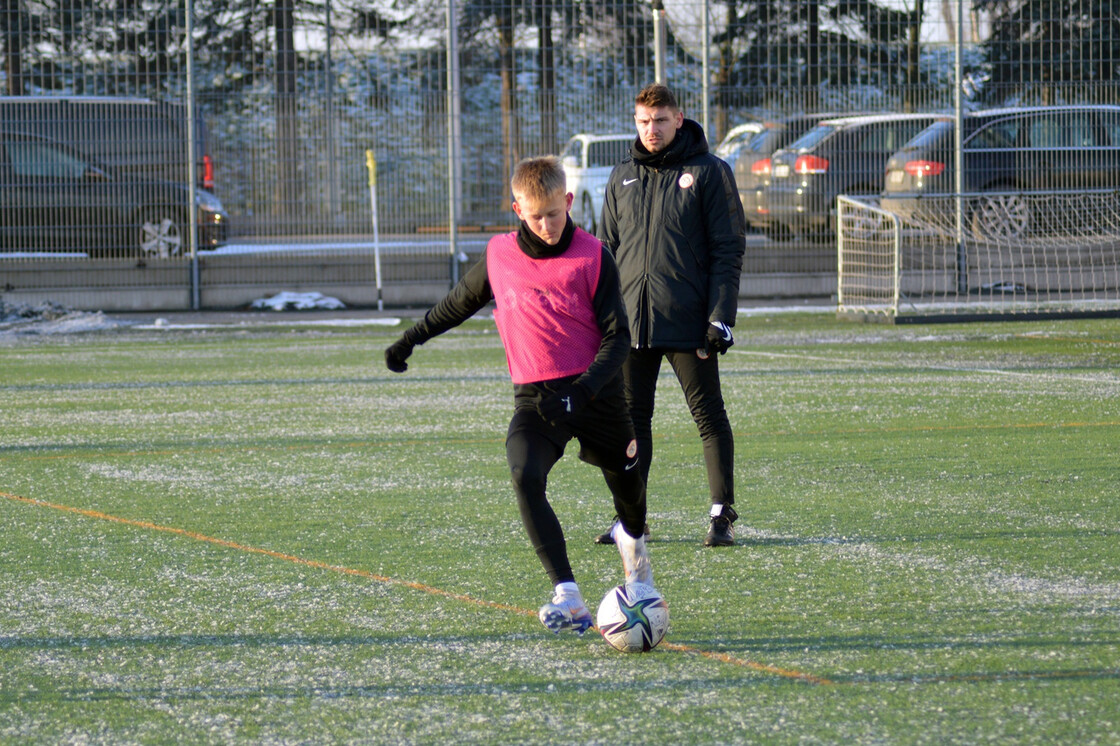 Poranny trening drużyn U17 i U16 Poranny trening drużyn U17 i U16