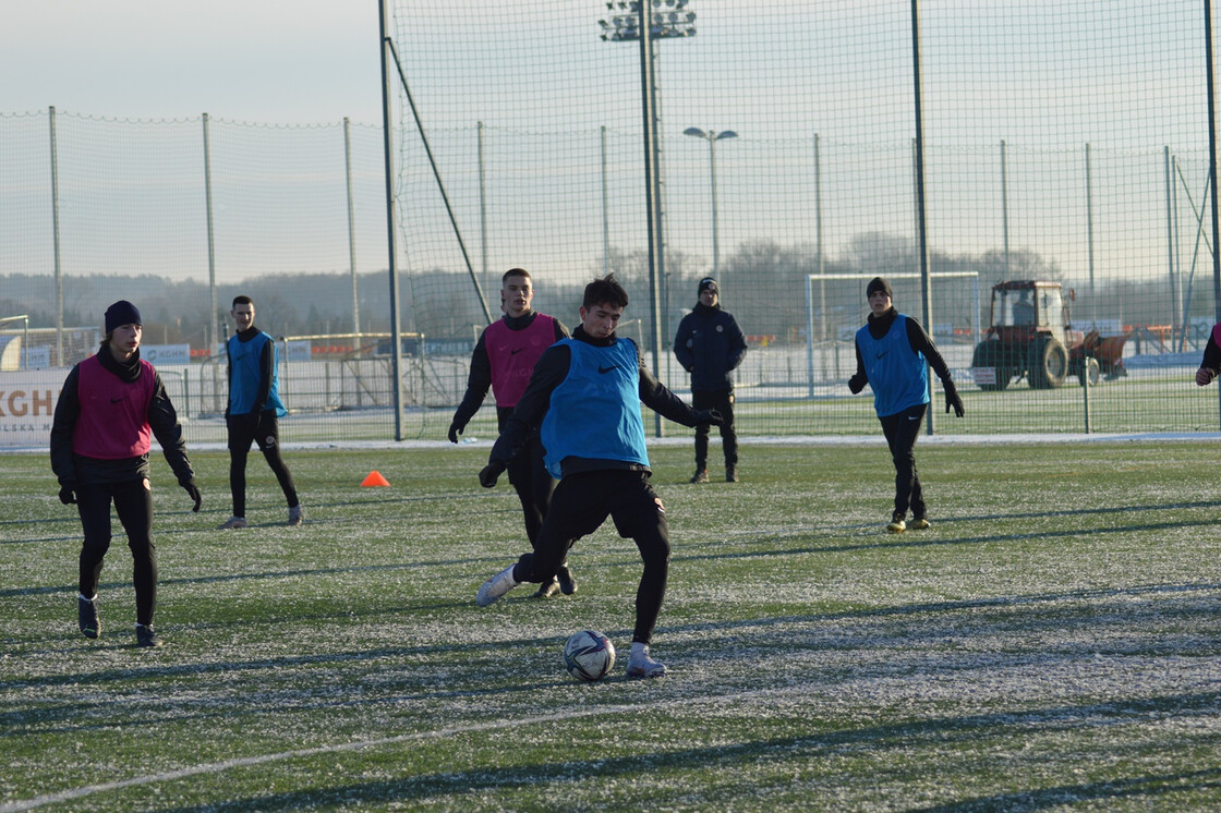 Poranny trening drużyn U17 i U16 Poranny trening drużyn U17 i U16