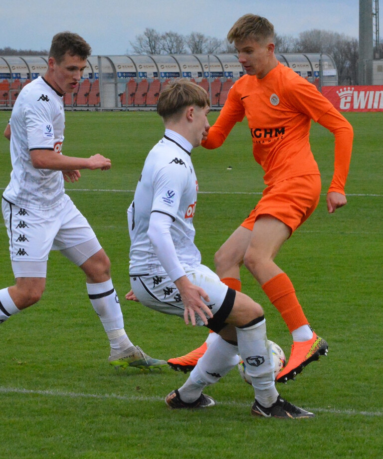 POL U17: I. Orlikowski oraz M. Skoczylas powołani na zgrupowanie konsultacyjne POL U17: I. Orlikowski oraz M. Skoczylas powołani na zgrupowanie konsultacyjne