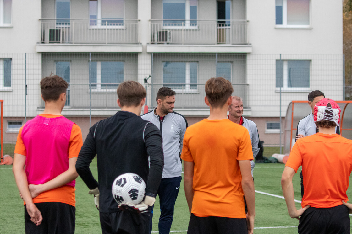 Kurs UEFA Goalkeeper B na obiektach Akademii Piłkarskiej KGHM Zagłębie | FOTO Kurs UEFA Goalkeeper B na obiektach Akademii Piłkarskiej KGHM Zagłębie | FOTO