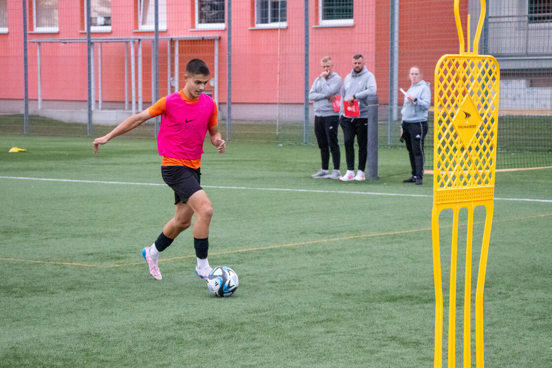 Kurs UEFA Goalkeeper B na obiektach Akademii Piłkarskiej KGHM Zagłębie | FOTO Kurs UEFA Goalkeeper B na obiektach Akademii Piłkarskiej KGHM Zagłębie | FOTO