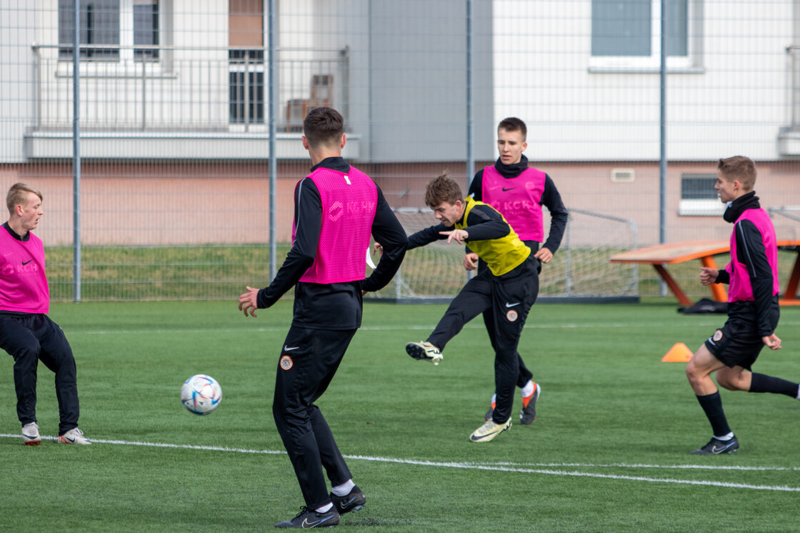 Piątkowy trening U-16, U-17 i U-19 | FOTO