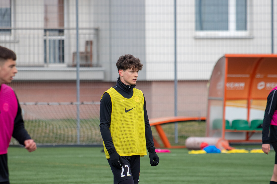Piątkowy trening U-16, U-17 i U-19 | FOTO Piątkowy trening U-16, U-17 i U-19 | FOTO