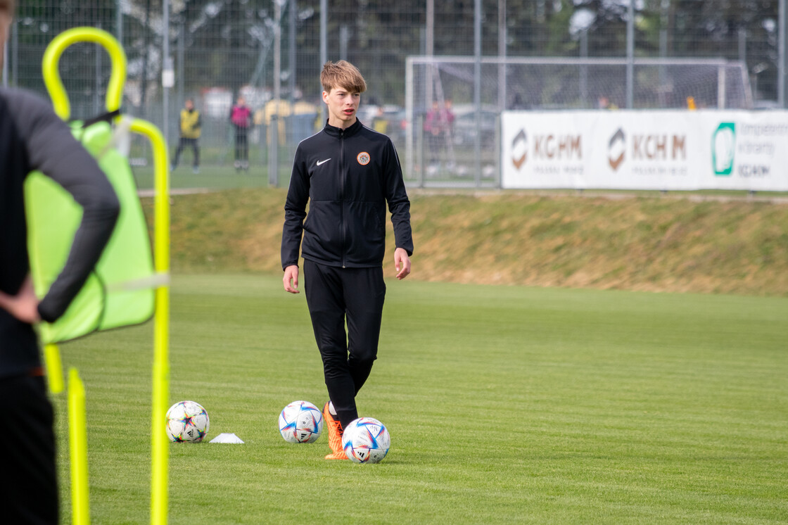 Piątkowy trening U-16, U-17 i U-19 | FOTO