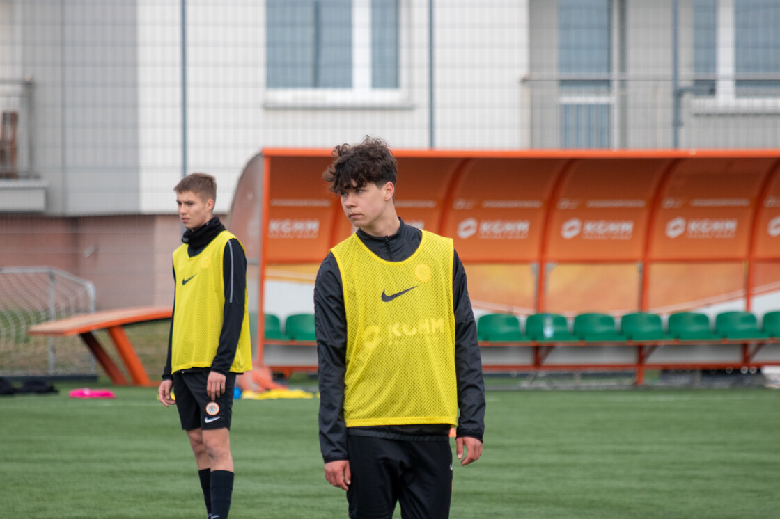 Piątkowy trening U-16, U-17 i U-19 | FOTO Piątkowy trening U-16, U-17 i U-19 | FOTO