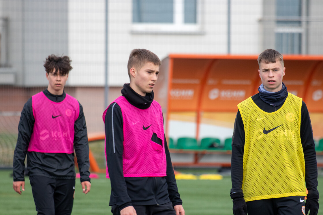 Piątkowy trening U-16, U-17 i U-19 | FOTO