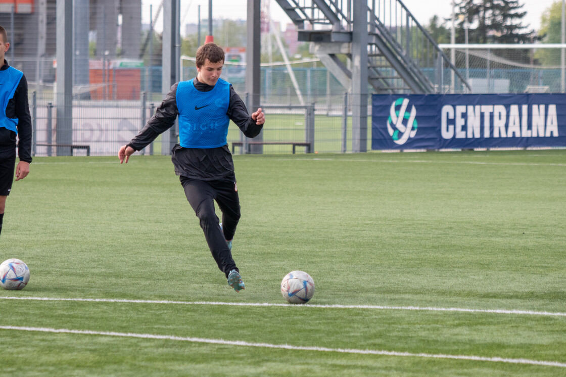 Piątkowy trening U-16, U-17 i U-19 | FOTO Piątkowy trening U-16, U-17 i U-19 | FOTO