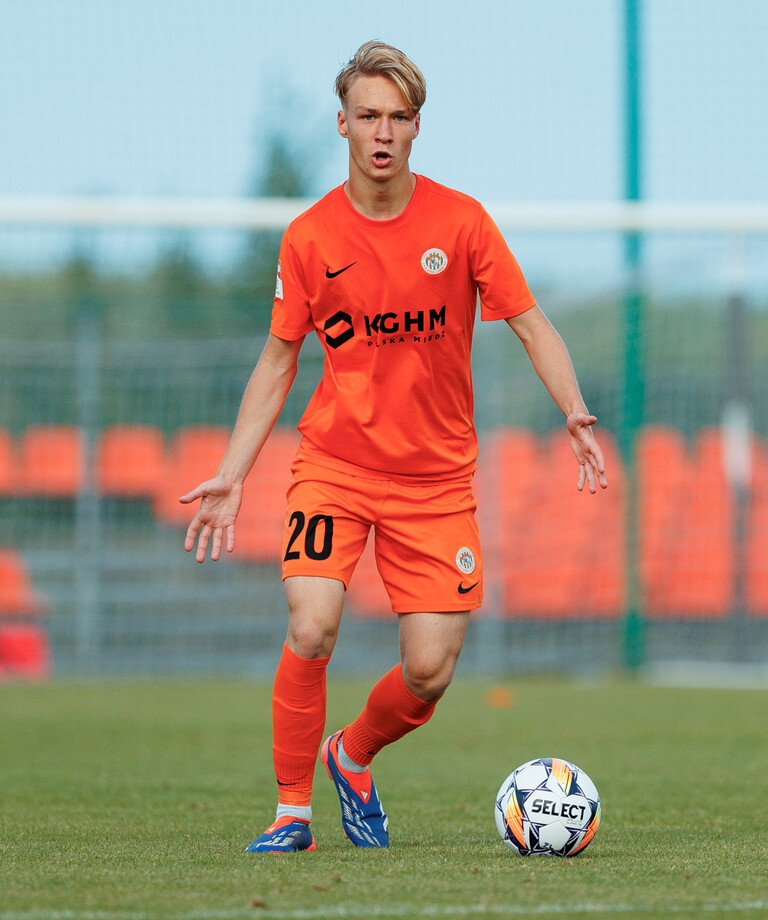 Asysta Mateusza Dziewiatowskiego w zwycięskim meczu kadry U-18 Asysta Mateusza Dziewiatowskiego w zwycięskim meczu kadry U-18