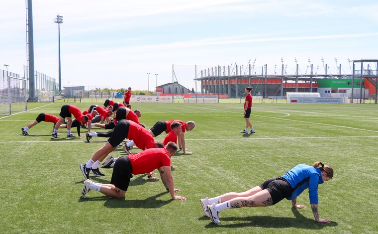 Kurs UEFA GOALKEEPER B NA OBIEKTACH AKADEMII PIŁKARSKIEJ KGHM ZAGŁĘBIE | FOTO
