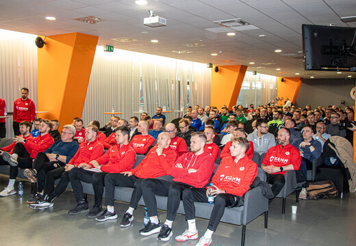 52 Kluby Partnerskie i ponad 200 trenerów na kursokonferencji w Lubinie